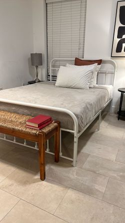 Queen Bed + Mattress