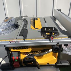 DEWALT 15 Amp Corded 8-1/4 in. Compact Portable Jobsite Tablesaw