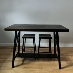 Kitchen Table/bar 