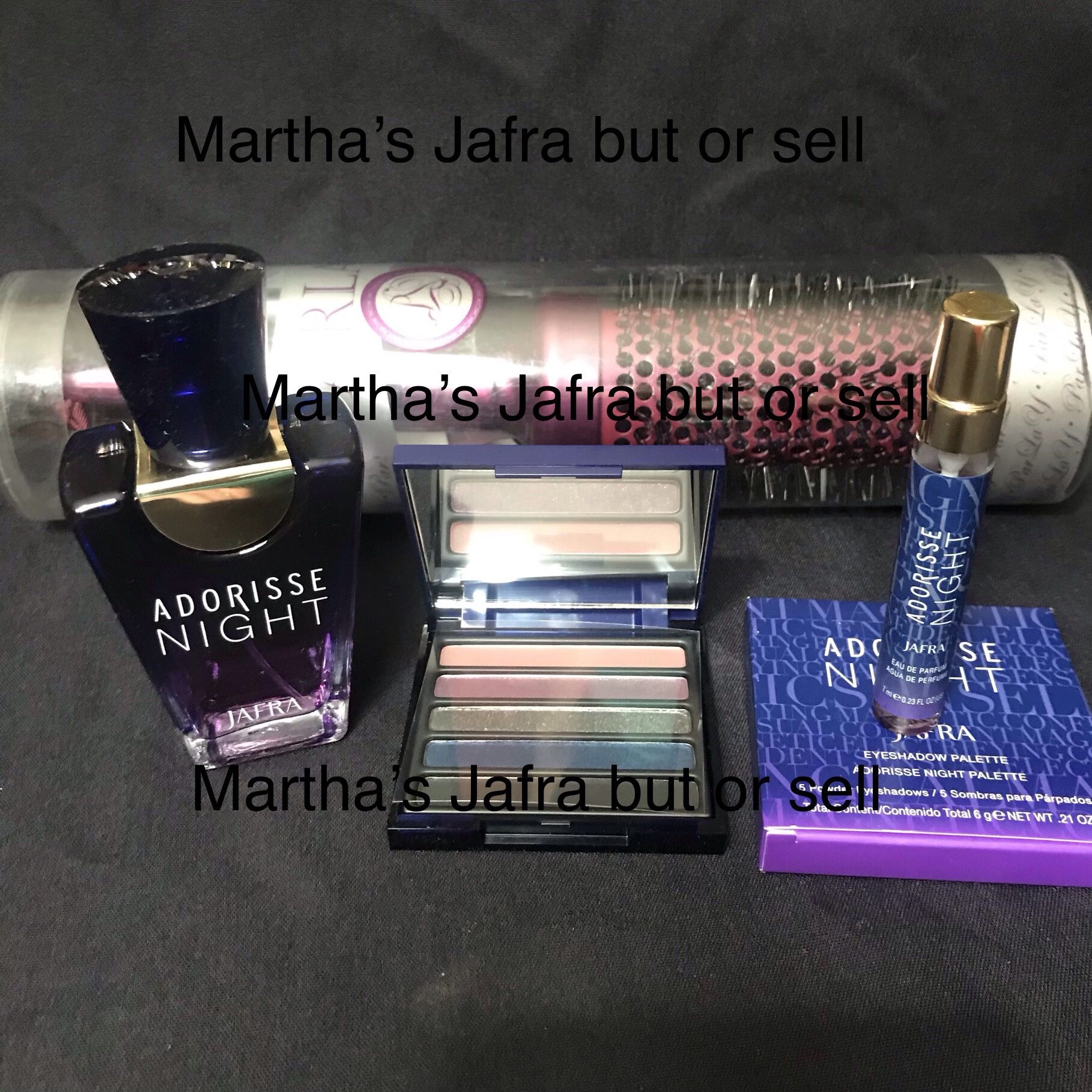 JAFRA FREE HAIR BRUSH FROM ME. OR BUY IT FOR $10.00 4 SIZES TO CHOOSE FROM. SET IS $69.99 ONLY 1 LEFT EYE SHADOW IS $35 ALONE HABLO ESPAÑOL