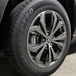 Dunlop Grandtrek PT20 Tires (225/60R18) - Like New (1,200 Miles) - Set of 4