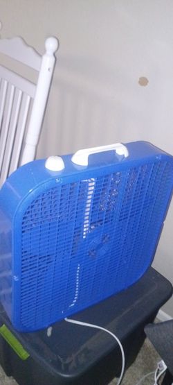 Fan 😁🪭 Lasko Box Fan $14 Original Price $26 With Hand Dial To Get More Or Less Air Level 1, 2 And 3 You Get To Have A Cool Room It's A Strong Fan 