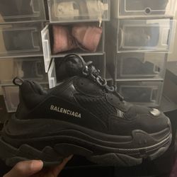 Size 44 Balenciaga 9.5