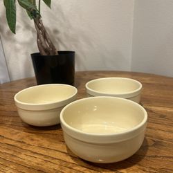 💛 Set of 3 Light Yellow Ceramic Bowls – Domain Brand 💛