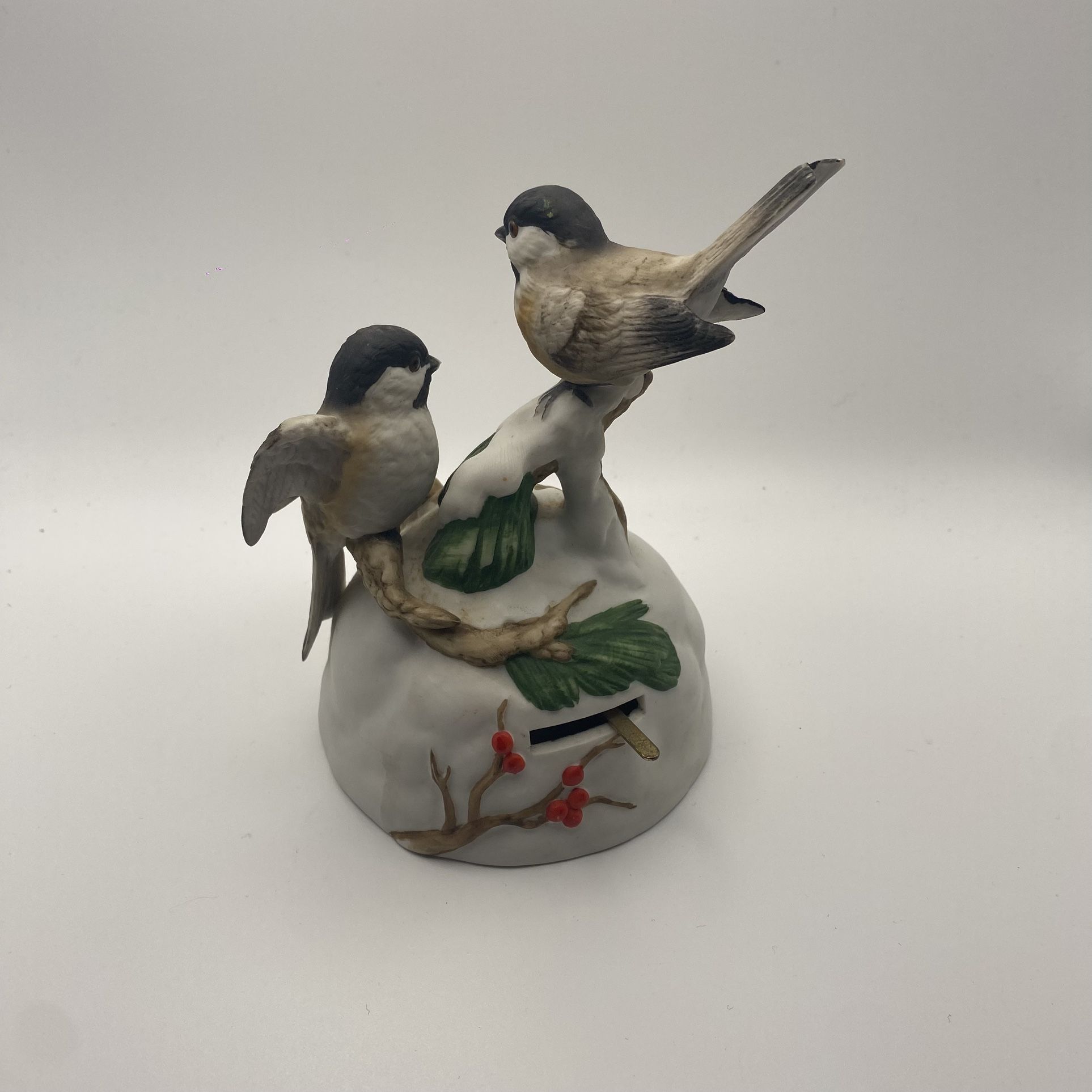 Porcelain Wind Up Musical Plays “I’m Dreaming Of A White Christmas”