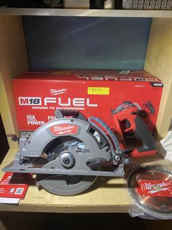 Milwaukee FUEL Circular Saw