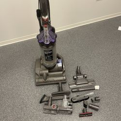Dyson DC28 Animal Vacuum with Airmuscle Technology 