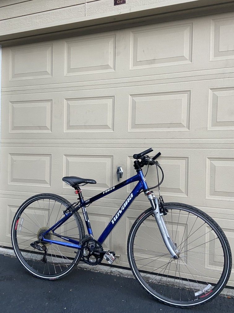 Novara Forza Hybrid Bicycle – 14” Small Frame – 700c – 24 Speed – Bike