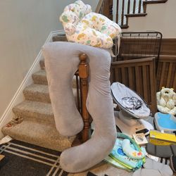Pregnancy pillow (opened never used)