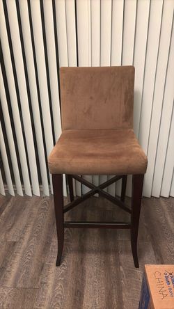 Table and Barstools set of 2