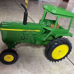 Vintage Ertl John Deere 1/16 Tractor with Cab – 4430/4440 Style Diecast Farm Toy