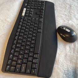 Logitech K850 & M585 Keyboard & Mouse