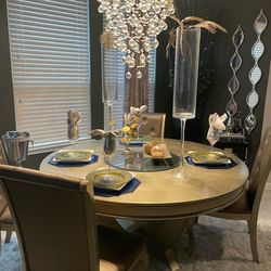 Garage sale 4/25: Dining room table