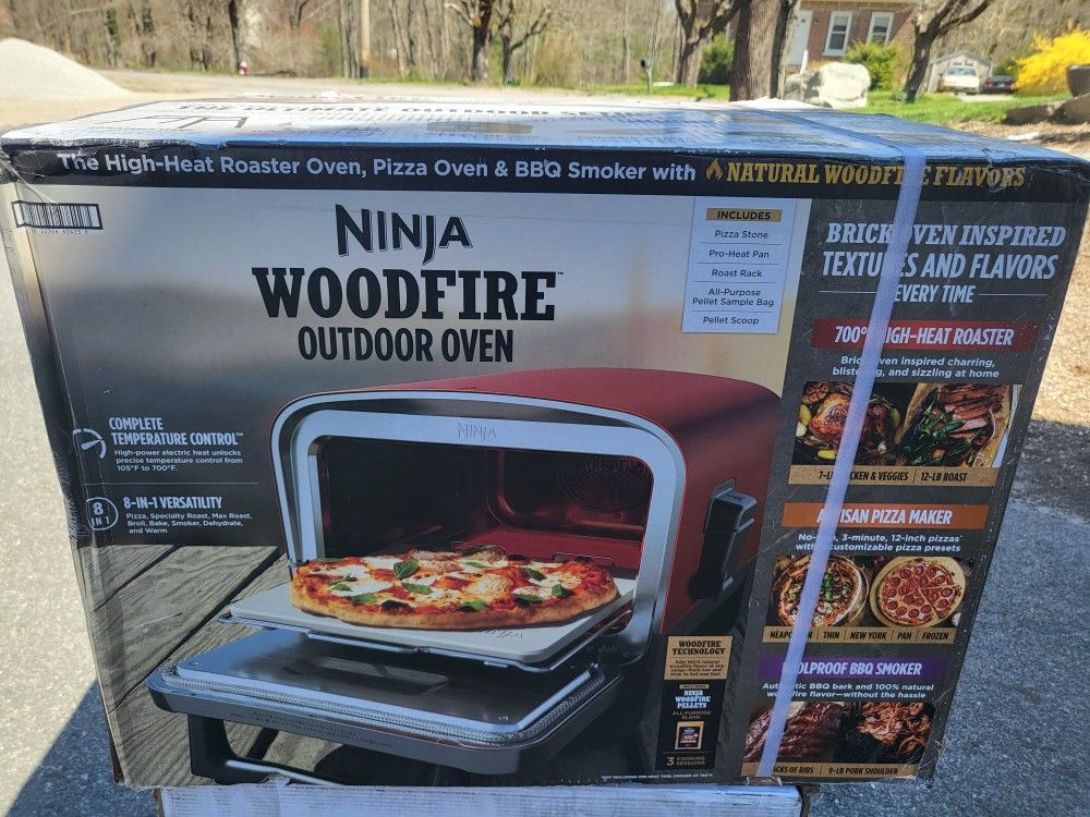 Ninja Woodfire Pizza Oven, 8-in-1 Function, 5 Pizza Settings, BBQ Smoker - Retail Price More than $300