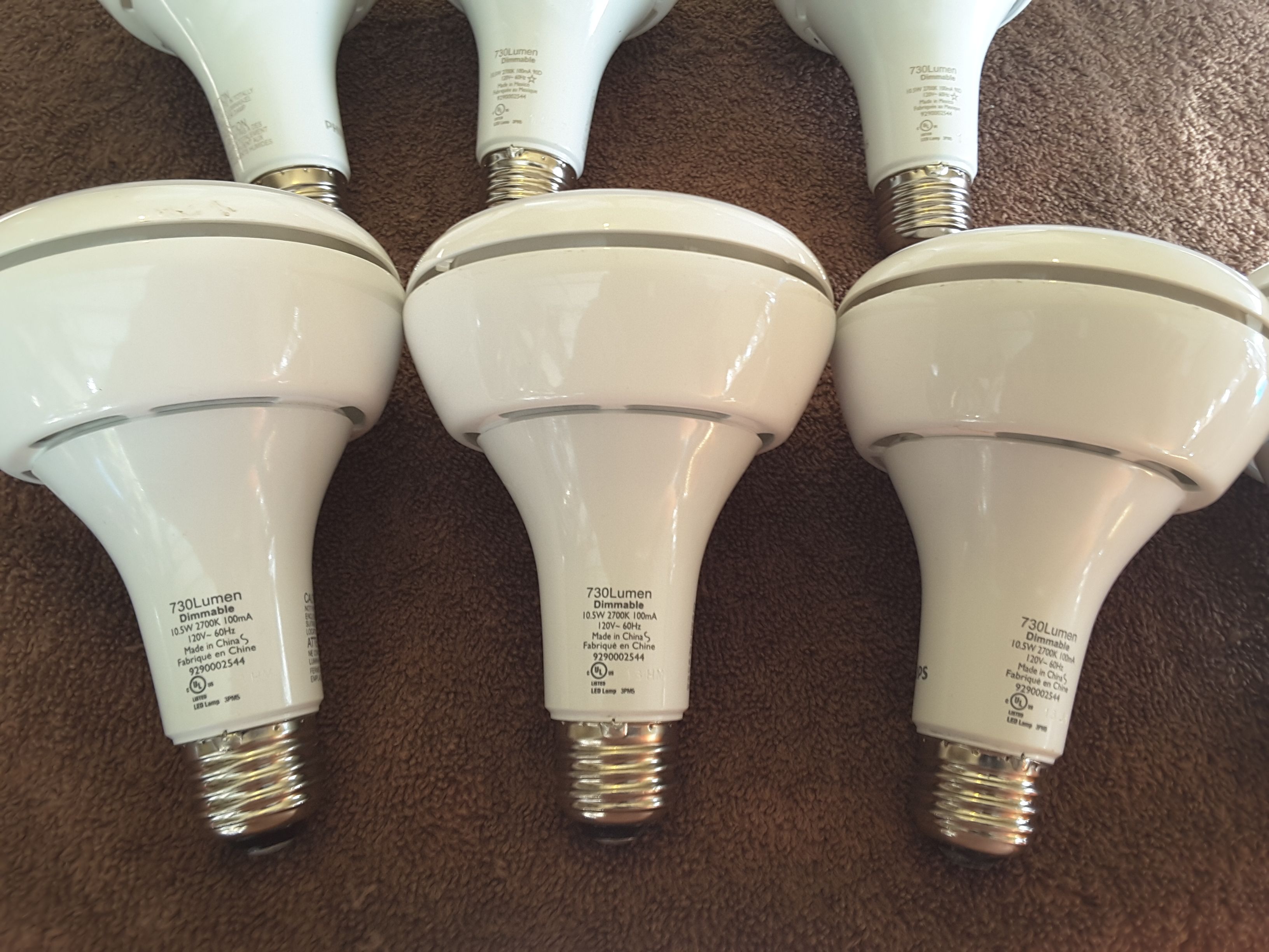 PHILLIPS LED 730LUMENS DIMMABLE 10.5w BR30 BULBS