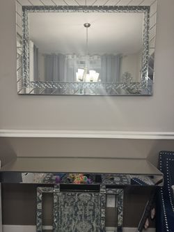 Consolé Table And Mirro