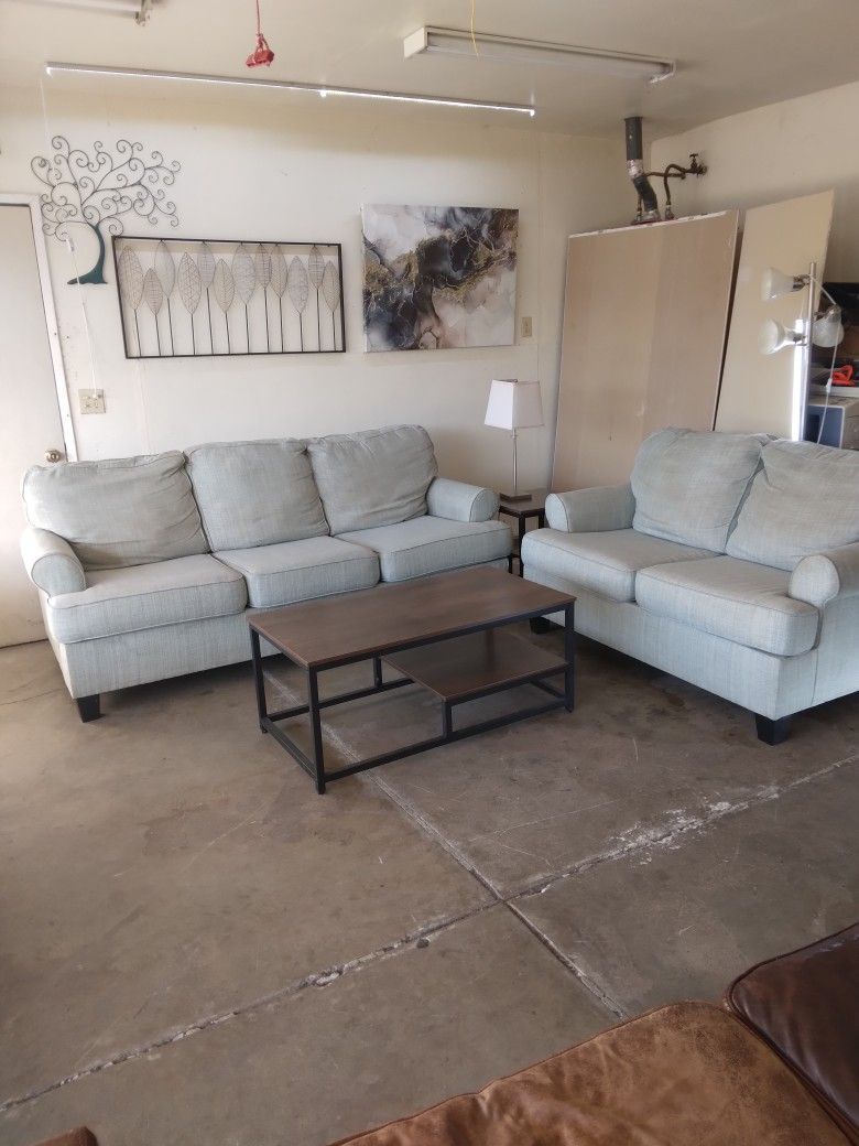 Free Delivery 3 seater 2 seater sofas