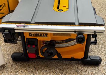 DEWALT 8 1/4 in Compact Jobsite Table Saw Corded