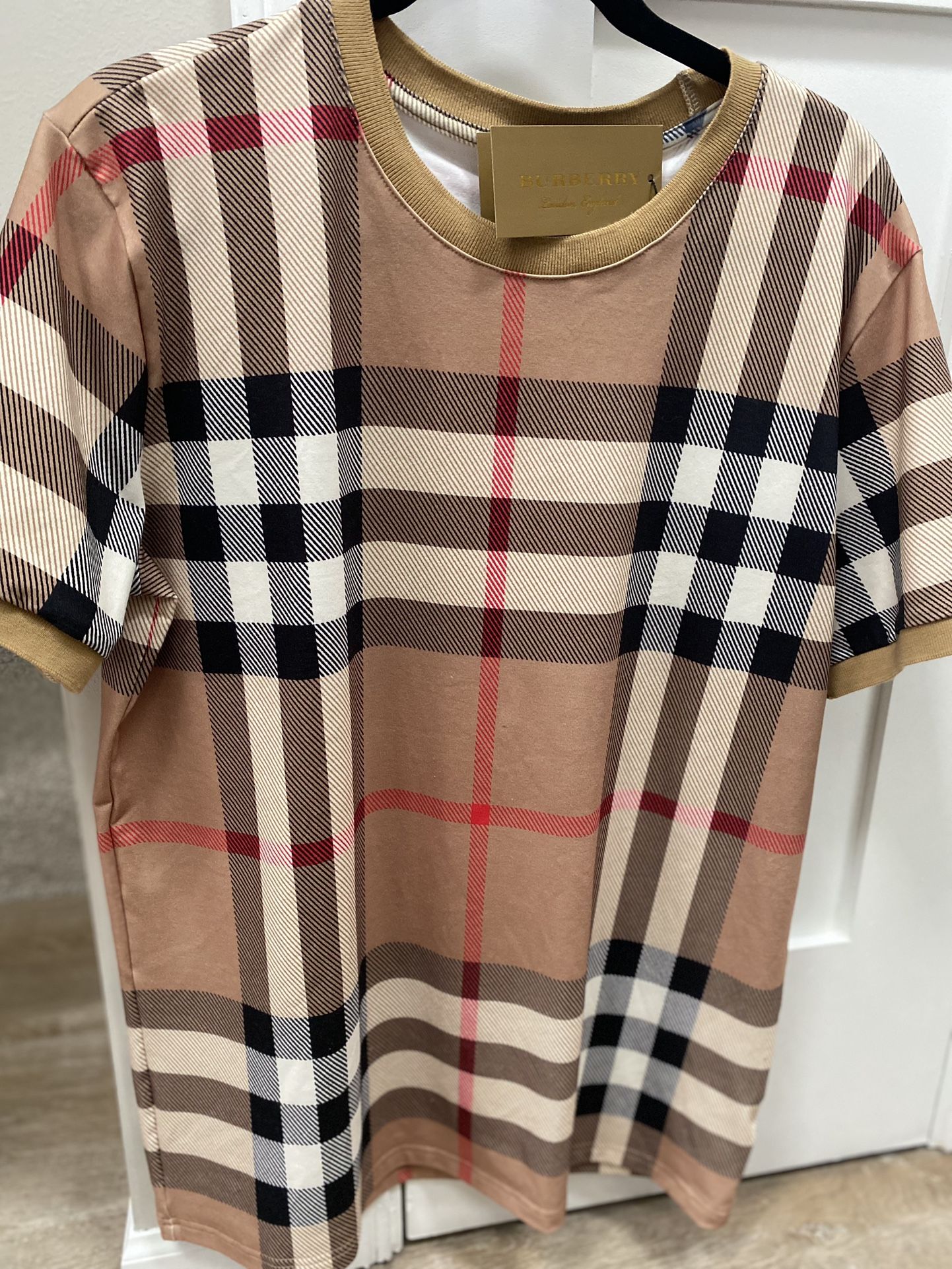 BURBERRY T-SHIRT BRAND NEW