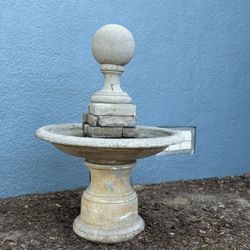 Self Contained Birdbath/Fountain 
