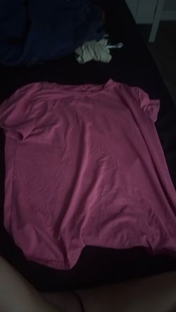 pink tee size med