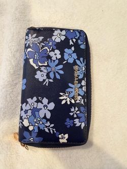 💙 Michael Kors Navy Blue Floral Wallet 💙