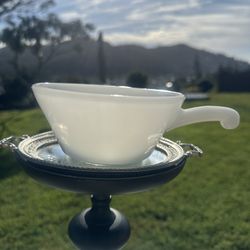 Vintage Milk Glass soup/chili bowl w/ Handle