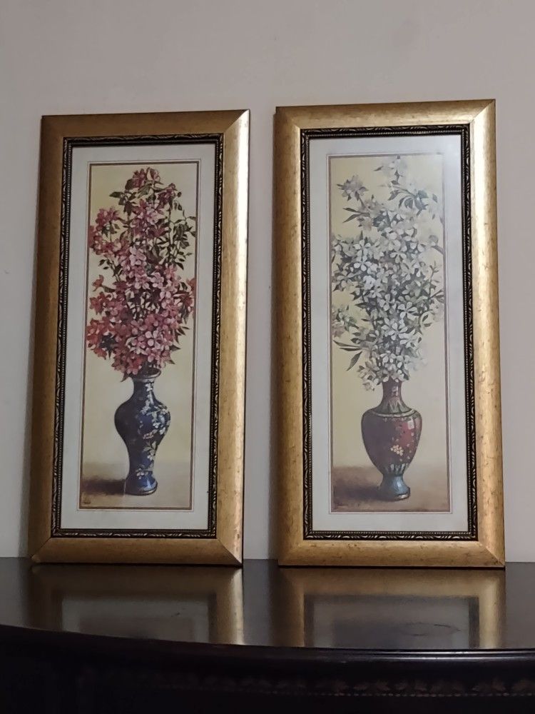 Set Of Two Pictures Of Flowers In A Vase
