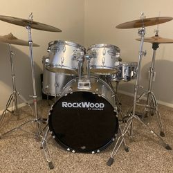 Full drum set