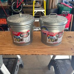 Behrens 6 Gallon Locking Lid Feed Container