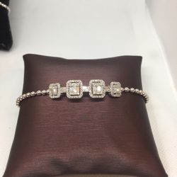 18 K W Gold Bracelets Adjustable 1.30 Ct Diamonds