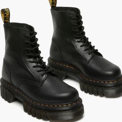 Dr. Martens Women Boots Sz. 8