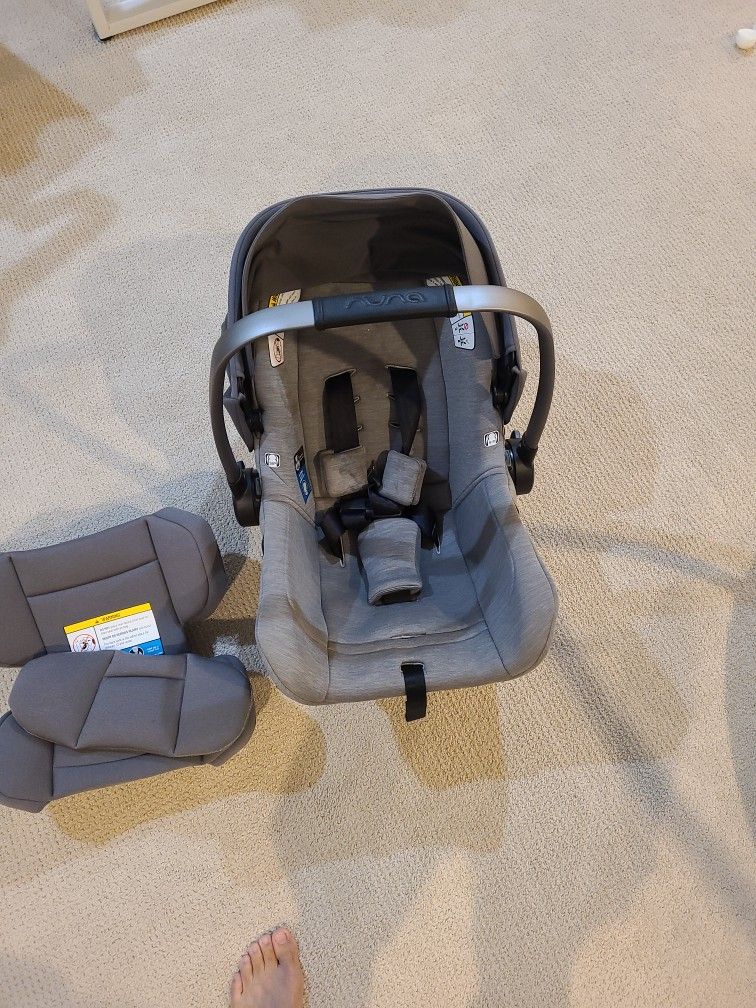 Nuna Pipa LITE Car Seat ONLY With Infant Insert