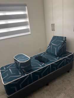 Bbl y cenos incluye una silla también