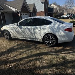 2012 Infiniti M37