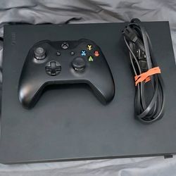Xbox One X.   *read Description*