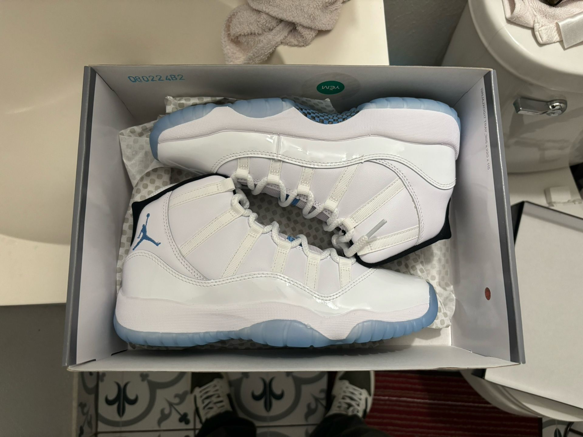 Ds Air Jordan Legend Blue Columbia 11s Size 6.5y