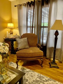 Antique Chair 🤩 Great Condition