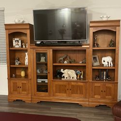 Entertainment center