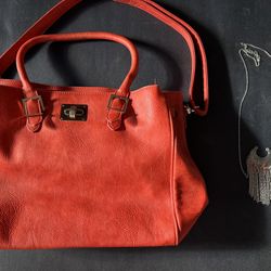 Tote Bag And Necklace 