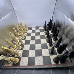 VTG 1962 Conqueror Medieval Sculptured Chess Set Peter Ganine USA