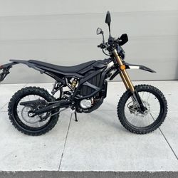 2025 Surron Ultra bee - Dual Sport / Enduro 
