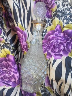 Clear Cut Glass Decanter with Stopper