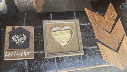 Random Wall Decor