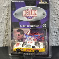 1997 Action 1:64 Diecast Car #17 Darnell Waltrip Western Auto