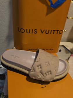 V slide sandal 9
