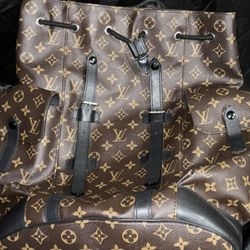 LOUIS VUITTON MONOGRAM BAG/BACK PACK (Authentic)