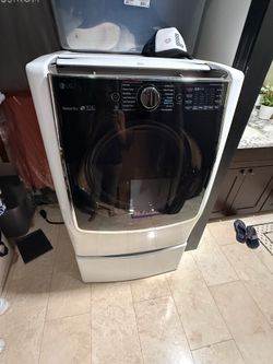 Front load dryer on pedestal electric Lg white