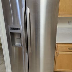 LG Side By Side Refrigerator 