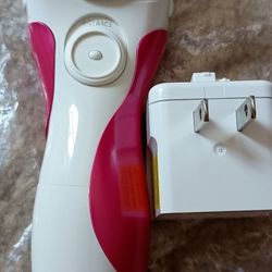 Panasonic Men and Women Shaver
ES2207  Brand New